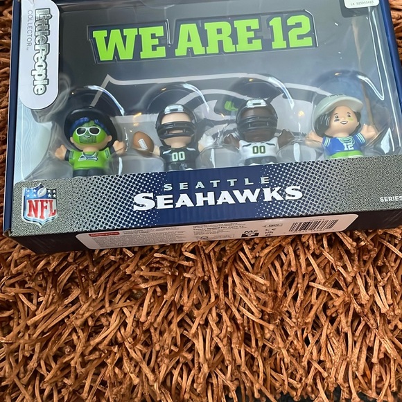 Seattle Seahawks Little People Collector Set - Picture 3 of 7